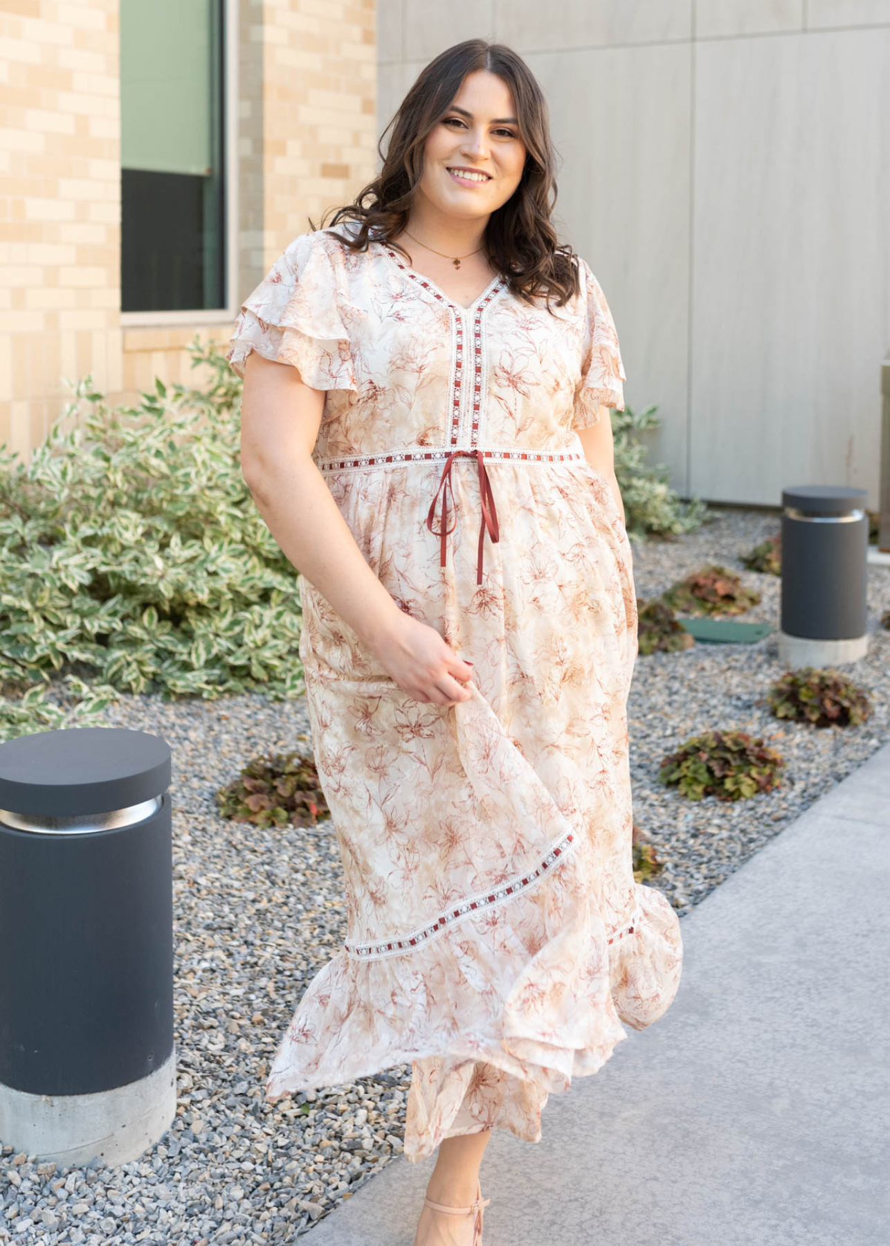 Short sleeve burgundy floral lace dress in plus size