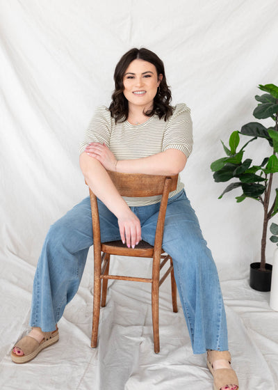 Plus size washed denim pants with raw edge