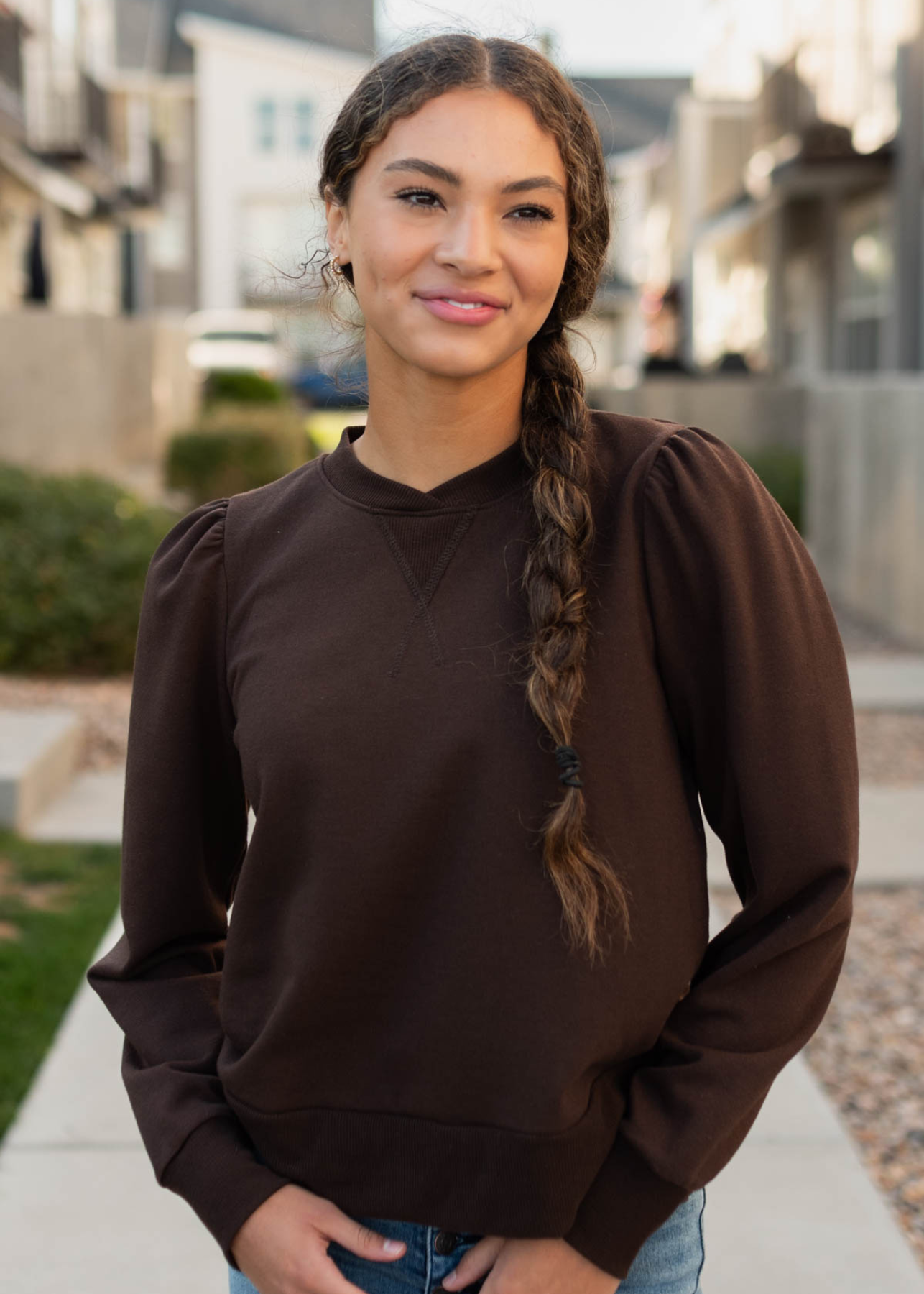 Brown pullover with long sleeves