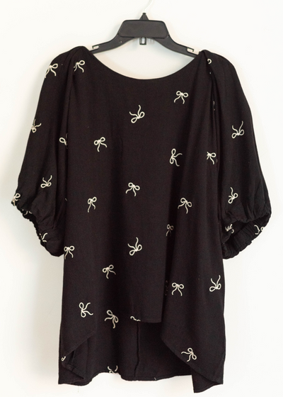 Short sleeve black embroidered top