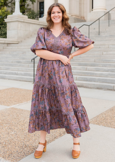 Short sleeve purple floral tiered dress in plus size