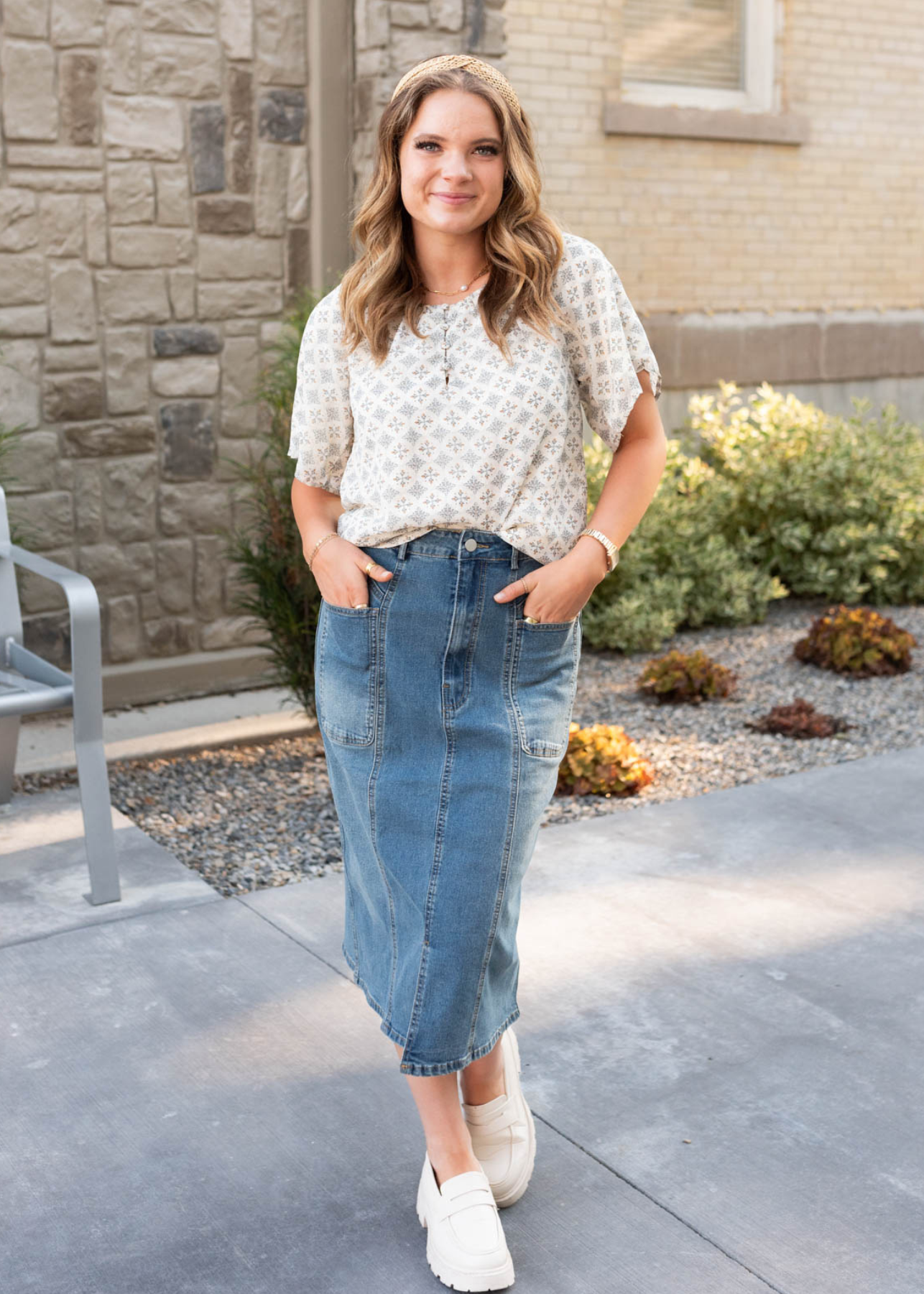 Midi indigo pencil skirt