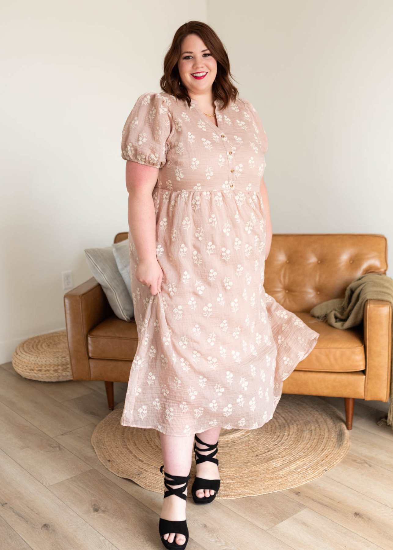 Short sleeve dusty pink floral dress in plus size