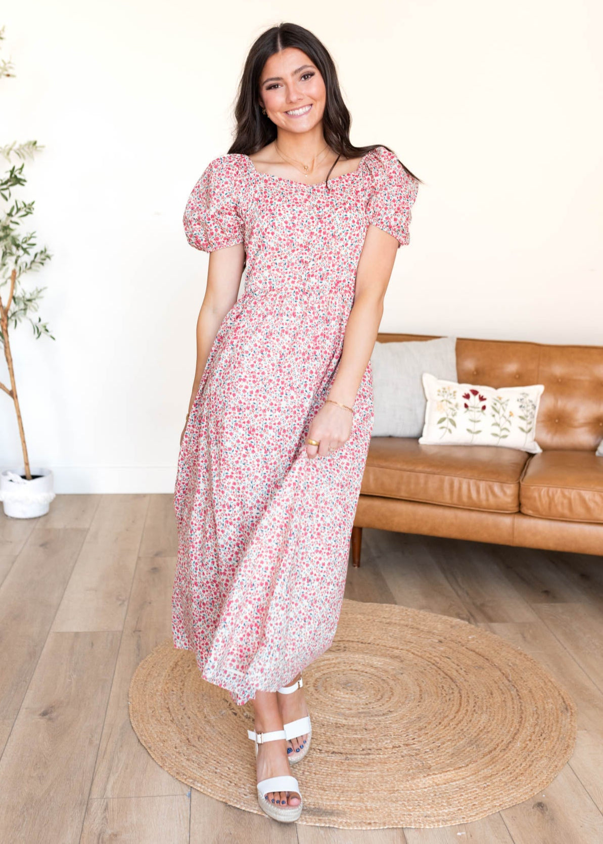 Red floral puff sleeve dress with short sleeves