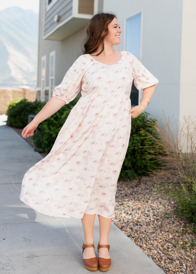 Plus size lavender blush floral dress with short sleeves