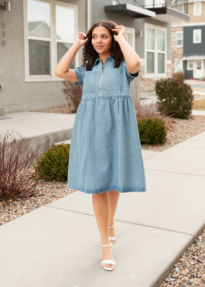 Denim zip up dress with pockets on the bodice