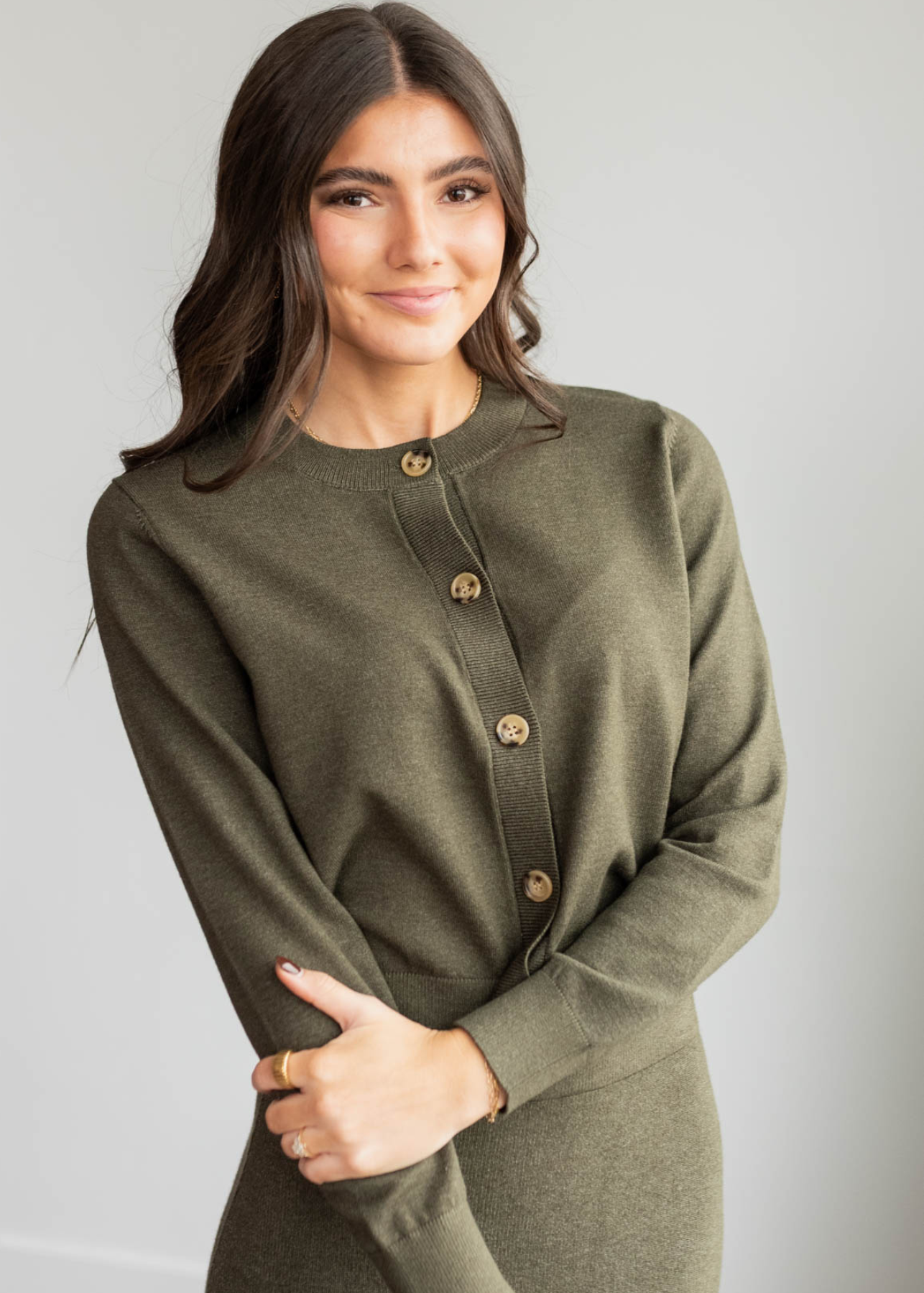 Dark olive sweater with long sleeves