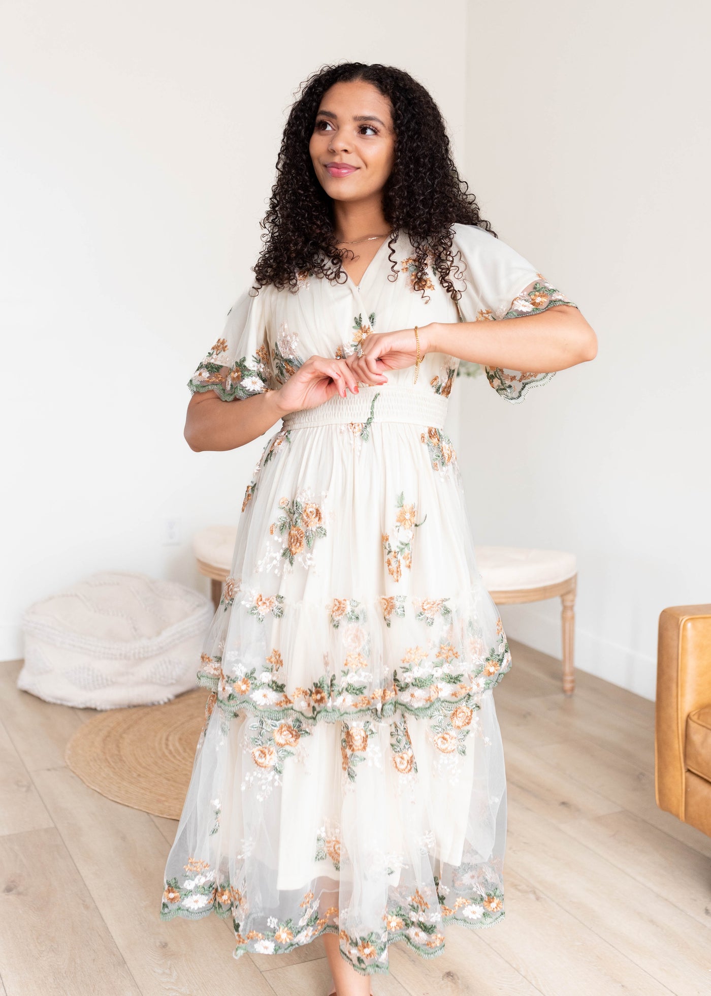 Wild flower taupe dress with short sleeves