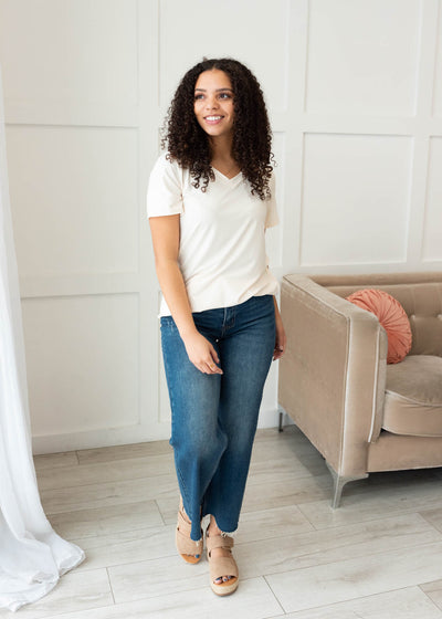 Short sleeve cream v-neck top