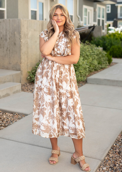 Floral print beige dress with short ruffle sleeves