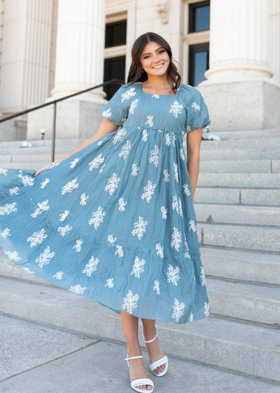 Short sleeve dusty blue embrodered dress