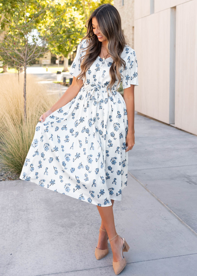 Short sleeve blue floral dress