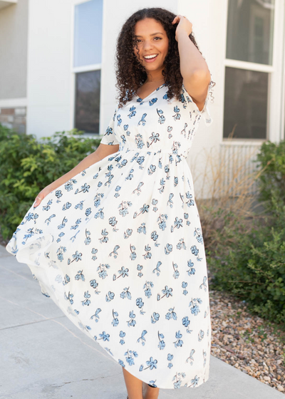 Short sleeve plus size blue floral dress