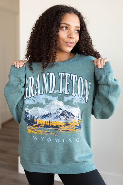 Grand Teton graphic sweashirt with mountain picture