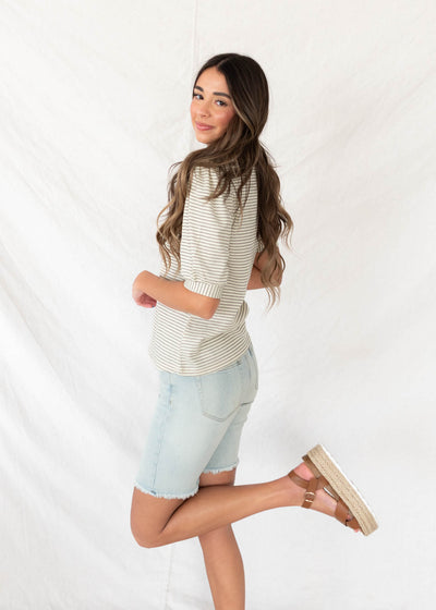 Short sleeve ivory stirped top