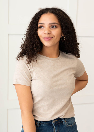 Oatmeal ribbed knit top with short sleeves