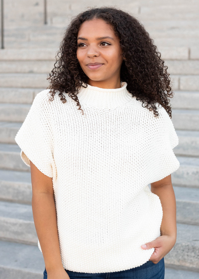 Short sleeve cream crochet top