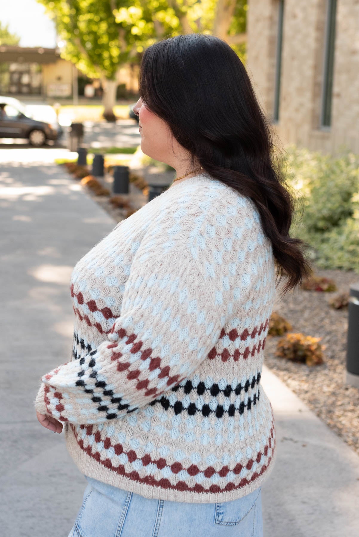 Side view of the plus size taupe pattern cardigan