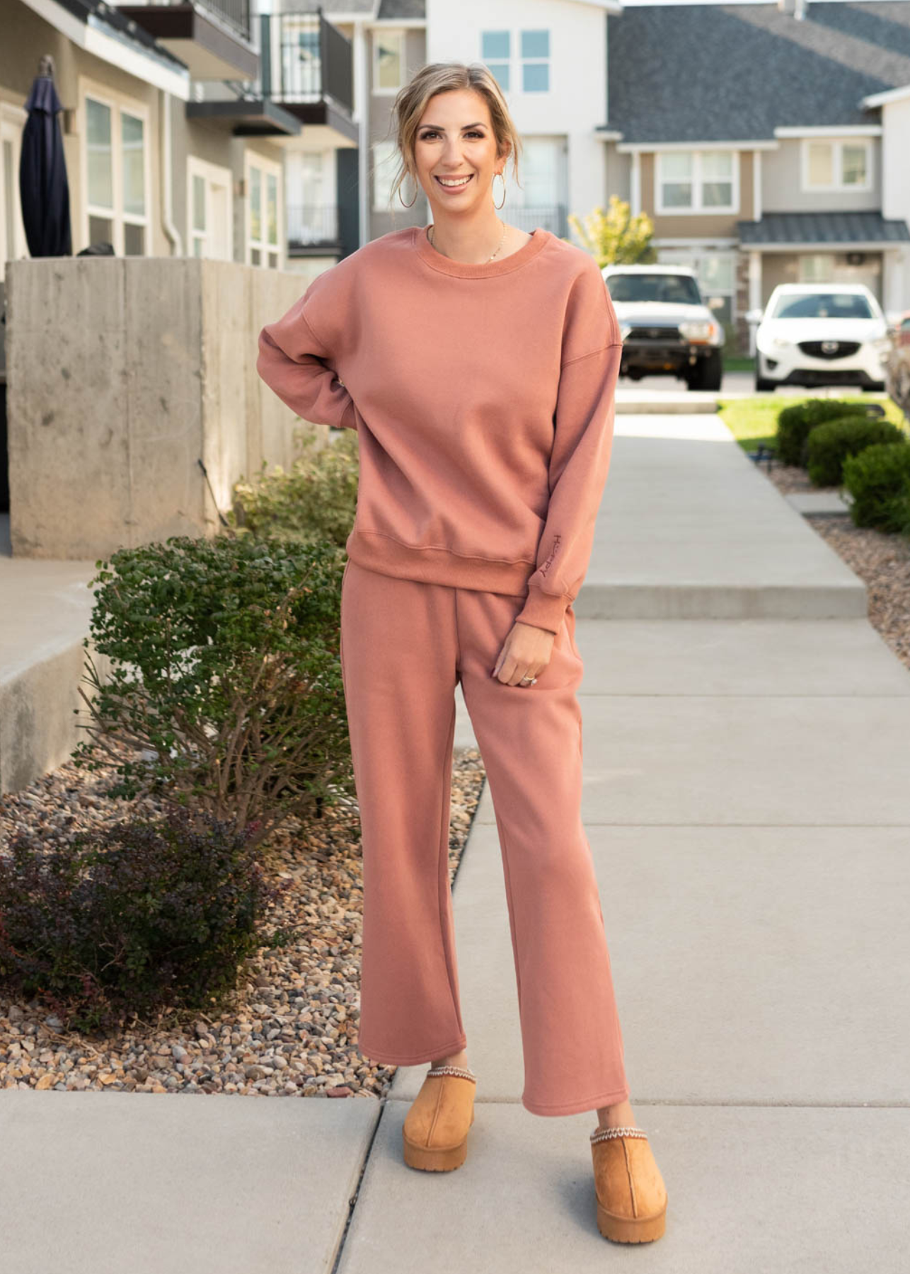 Dusty rose happy sweater with long sleeves