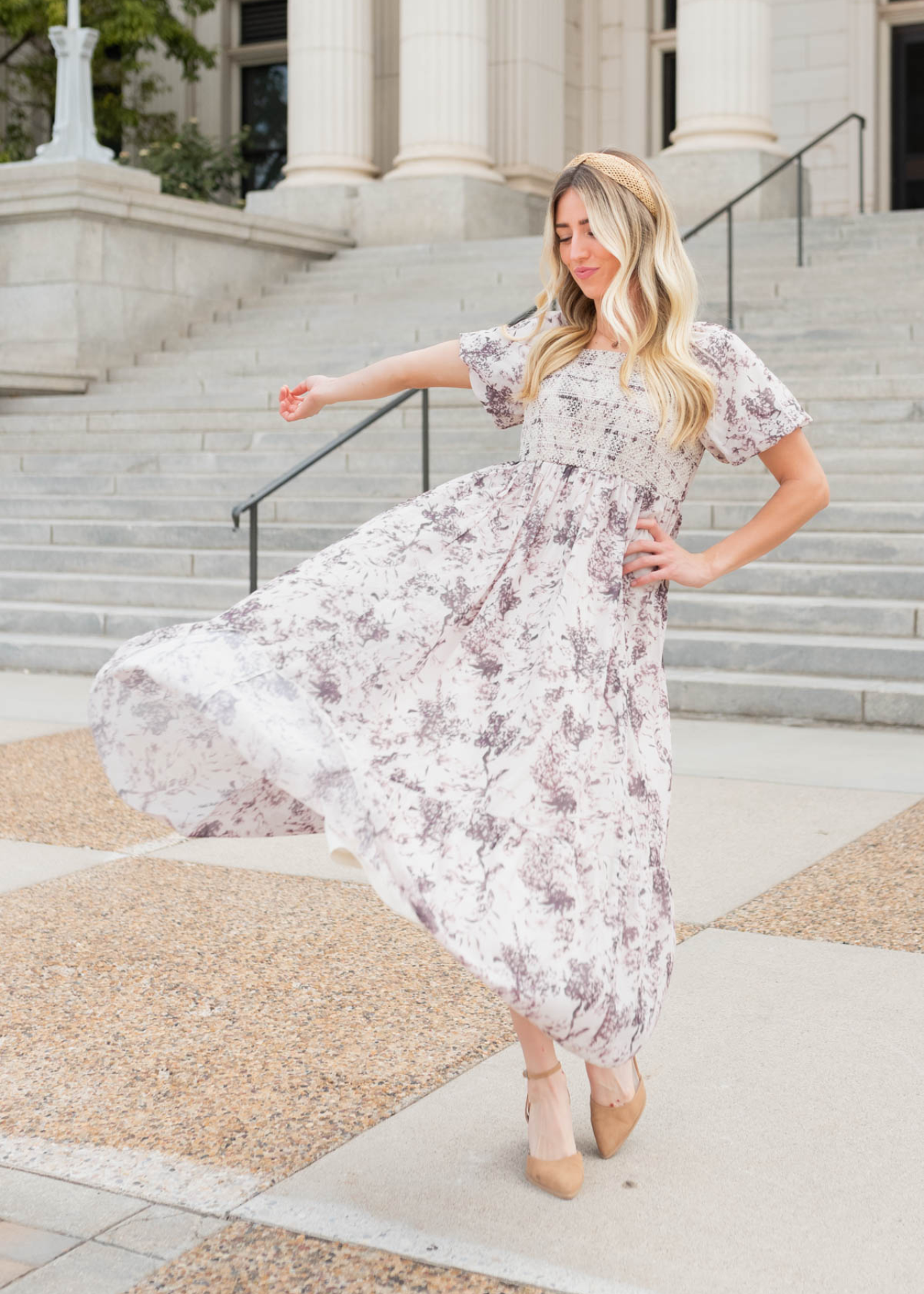 Cream floral socked dress with short sleeves