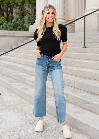 Short sleeves black puff sleeve sweater top