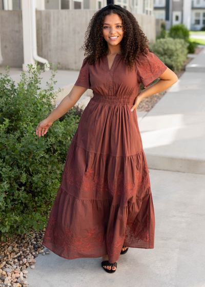 Burgundy embroidered detail dress with short sleeves