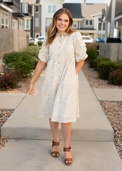 Short sleeve taupe floral button dress