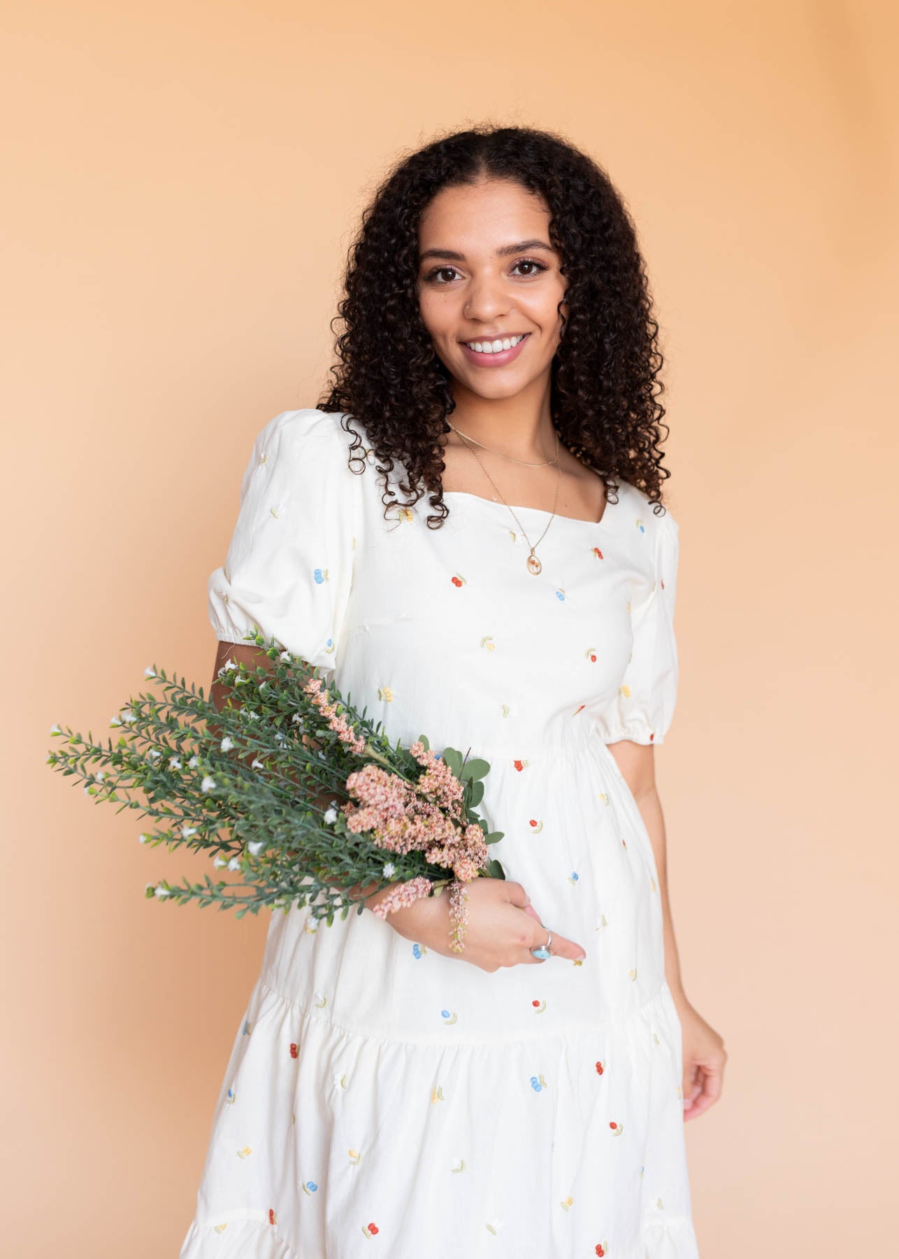 Cream floral embroidered dress with short sleeves