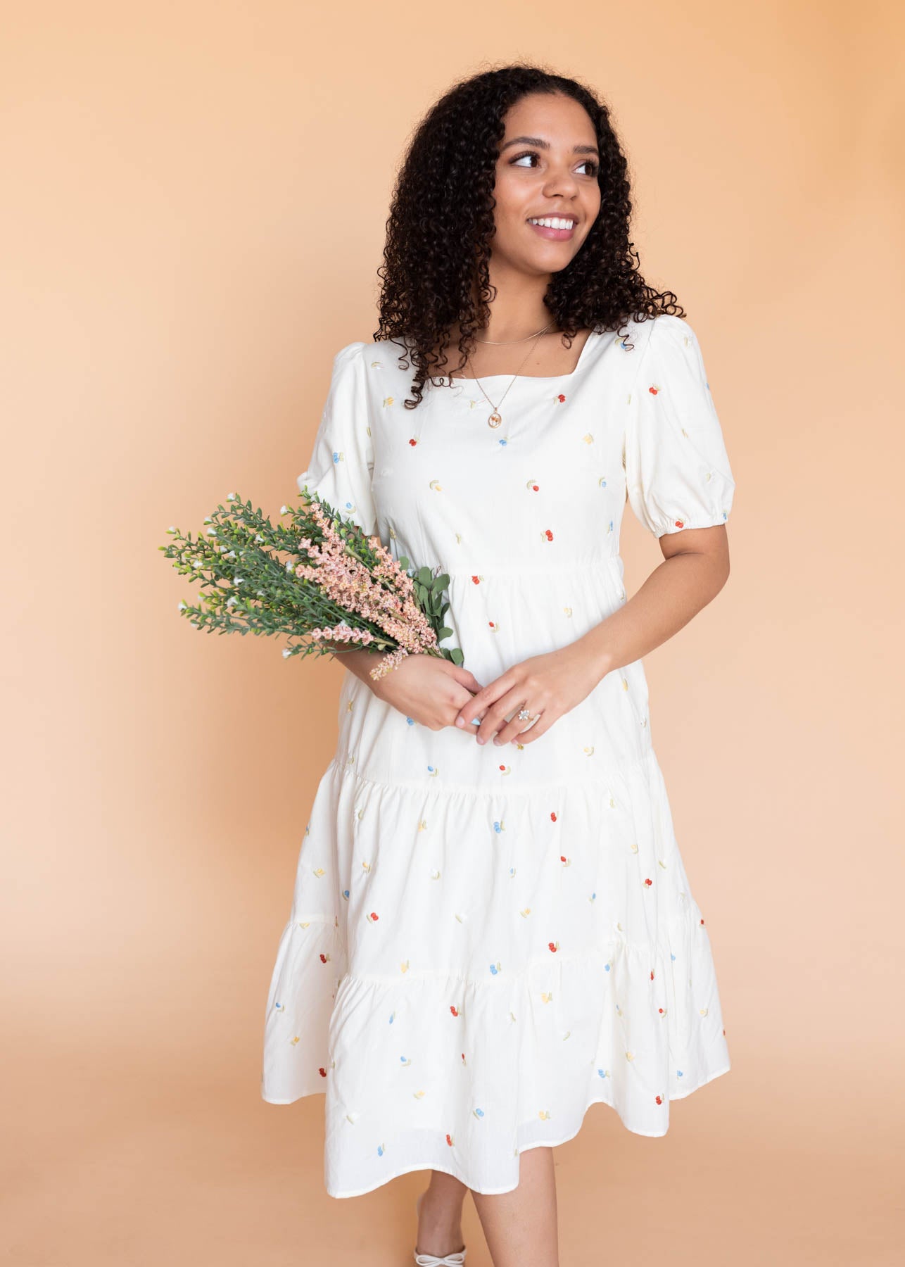 Short sleeve cream floral embroidered dress