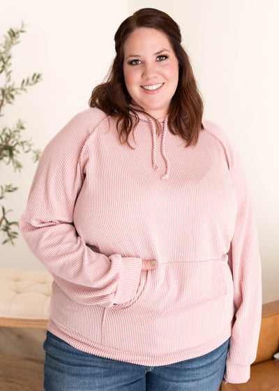 Mauve textured hoodie in plus size with a front pocket