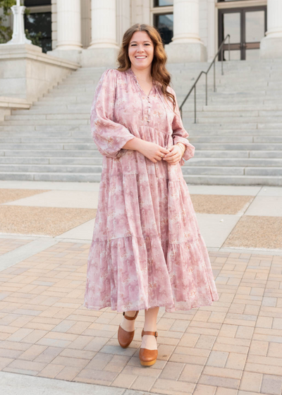 Mauve flroal tiered dress with long sleeves in plus size