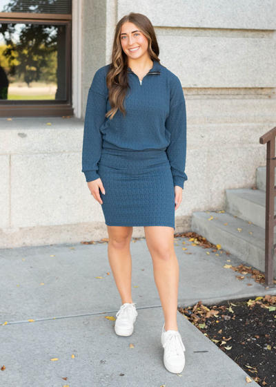 Long sleeve navy knit pullover