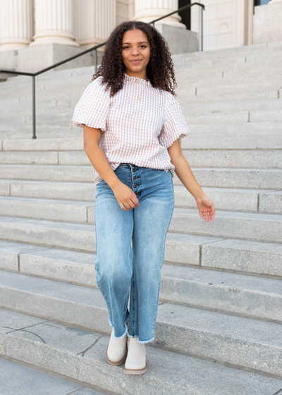 Short sleeve latte gingham puff sleeve top