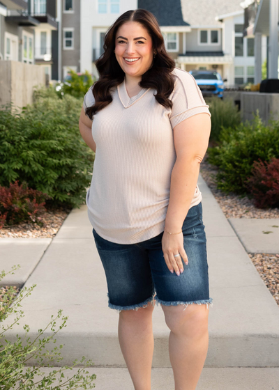 Oatmeal ribbed top with short sleeves