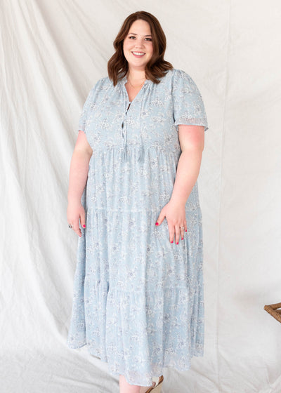 Short sleeve light blue flroal dress in plus size