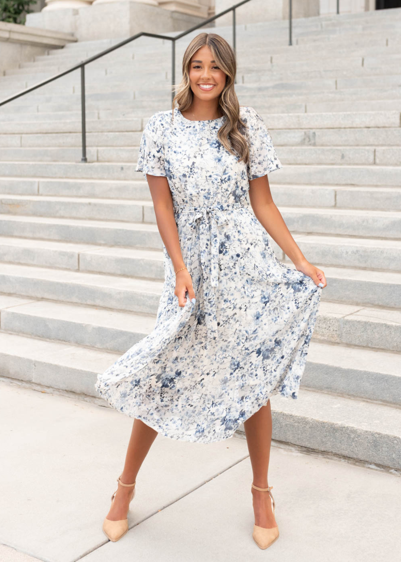 Short sleeve blue floral pleated dress