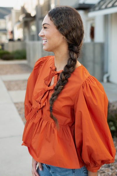 Side view of the pumpkin bow top