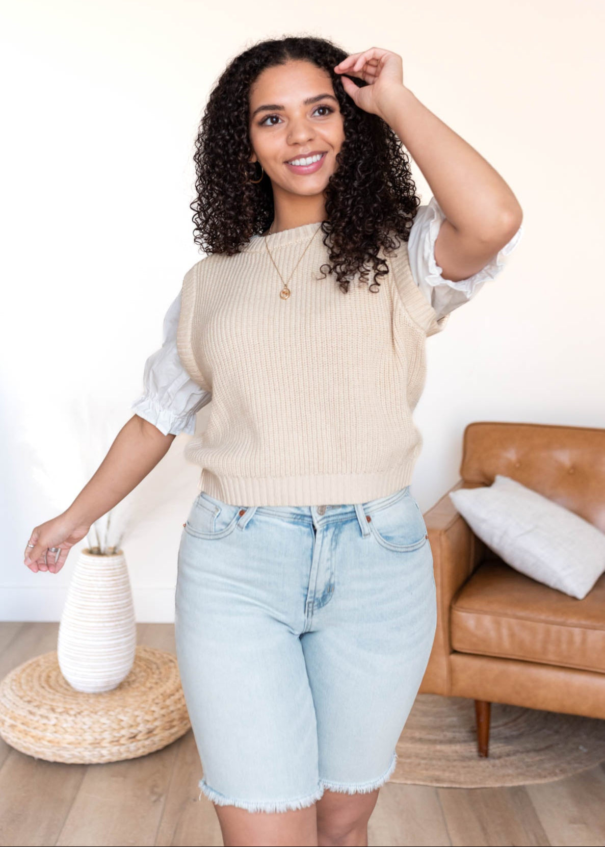 Natural puff sleeve sweater with white sleeves