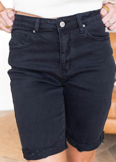 Black bermuda shorts with front pockets