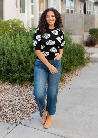 Black floral print sweater with short sleeves