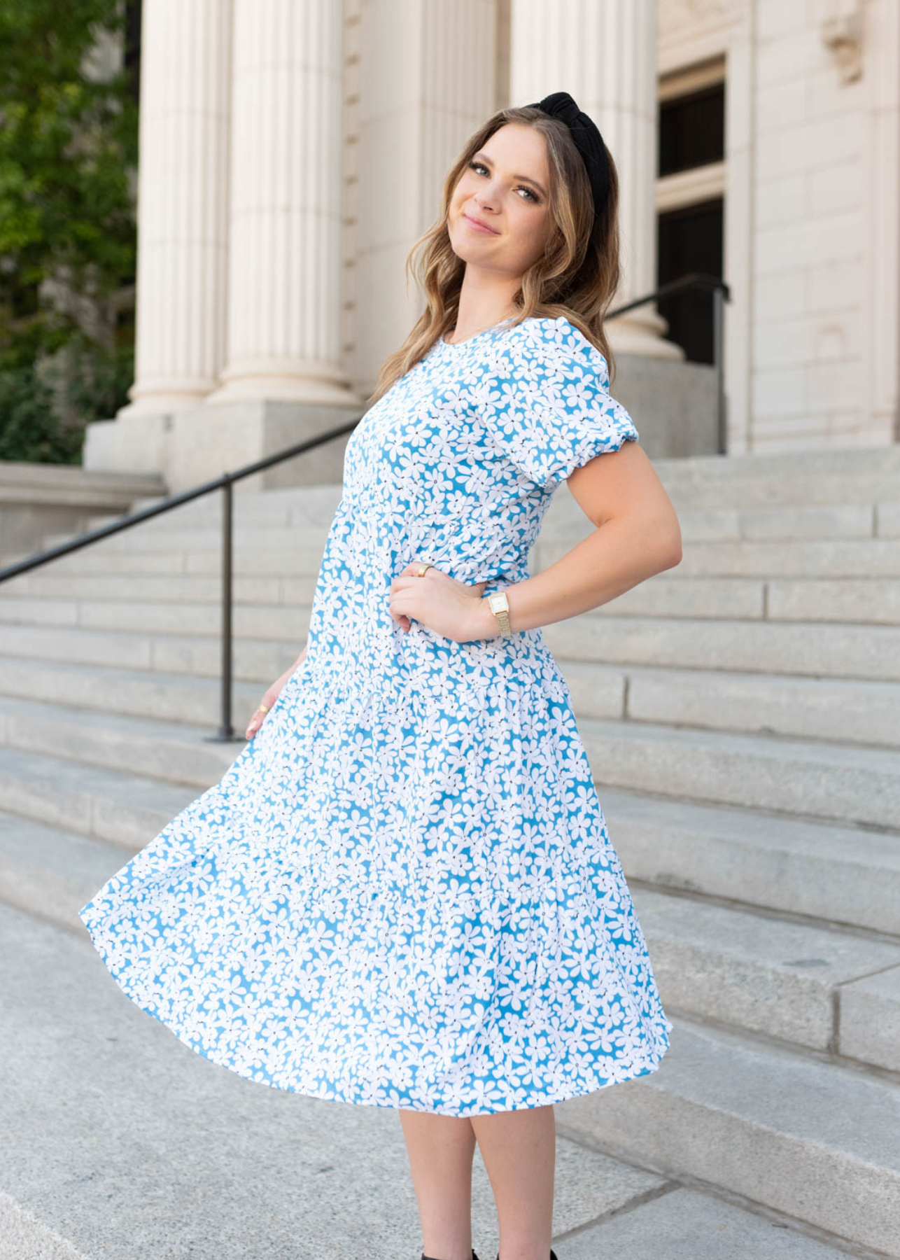 Short sleeve blue daisy dress