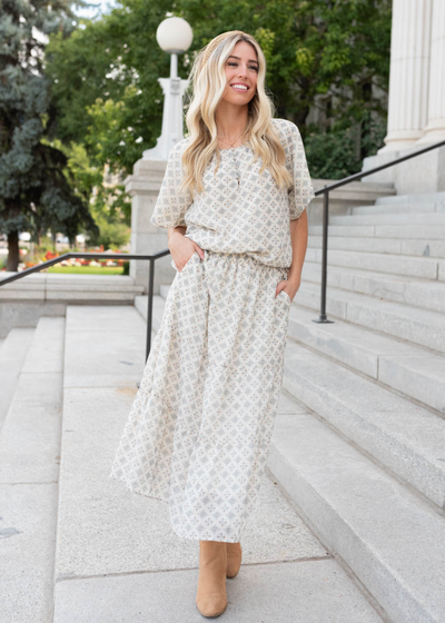 Cream pattern chiffon top with short sleeves