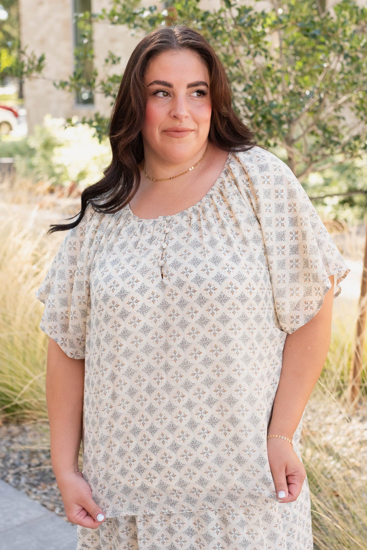 Short sleeve plus size cream pattern chiffon top