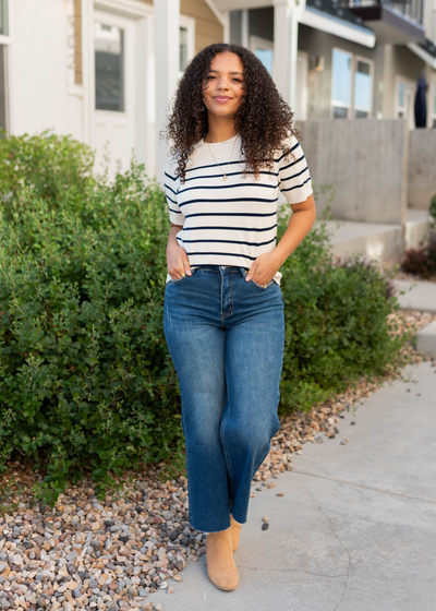 Wide leg jeans with raw hem