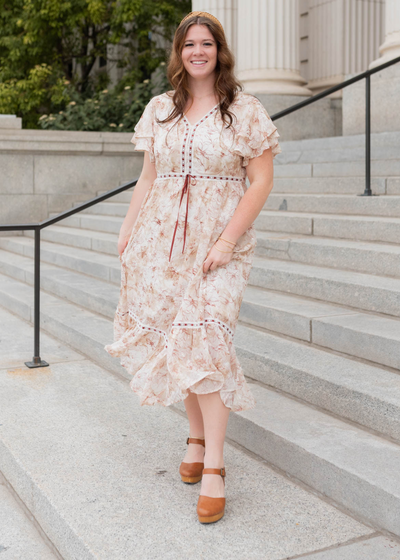 Short sleeve plus size burgundy floral lace dress