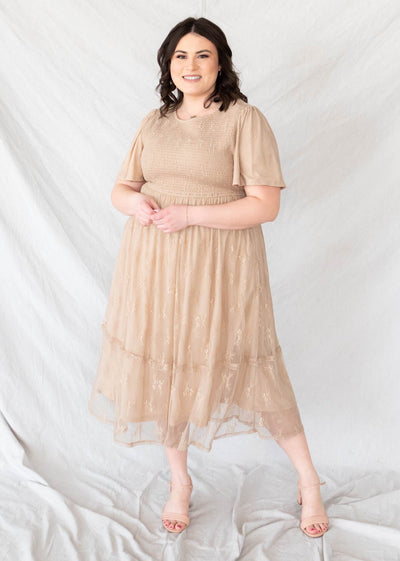 Short sleeve beige smocked lace dress