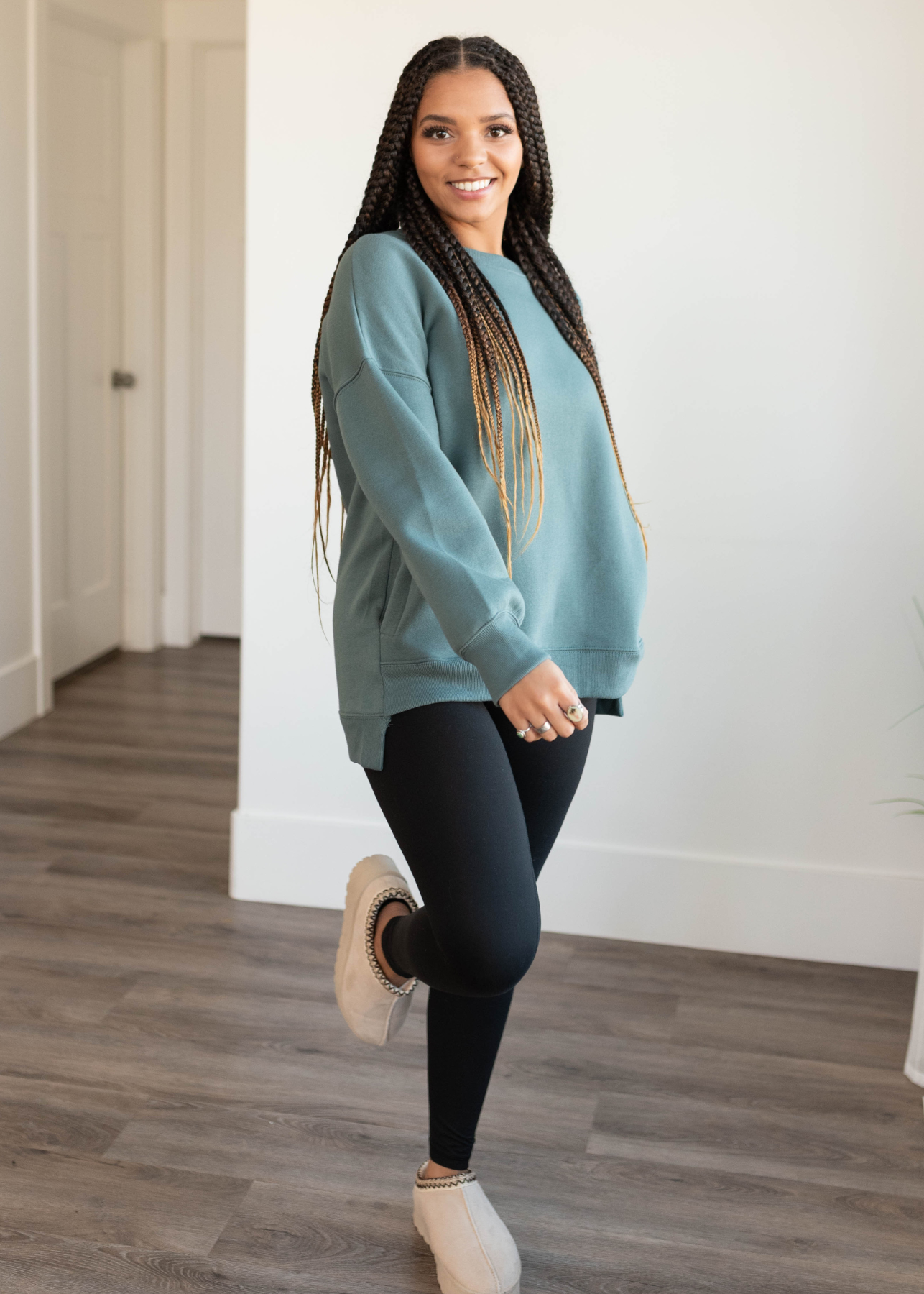 Jade pocketed sweater with long sleeves