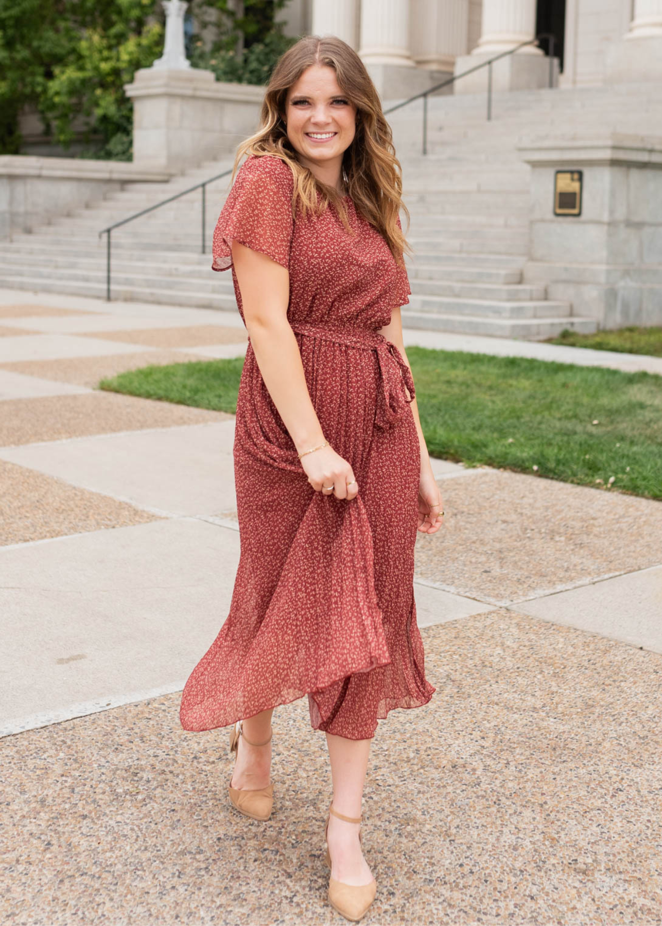 Short sleeve burgundy pleated tie dress