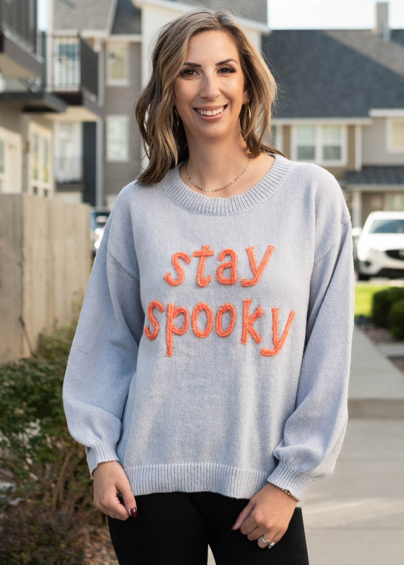 Drop sleeve stay spooky light grey sweater