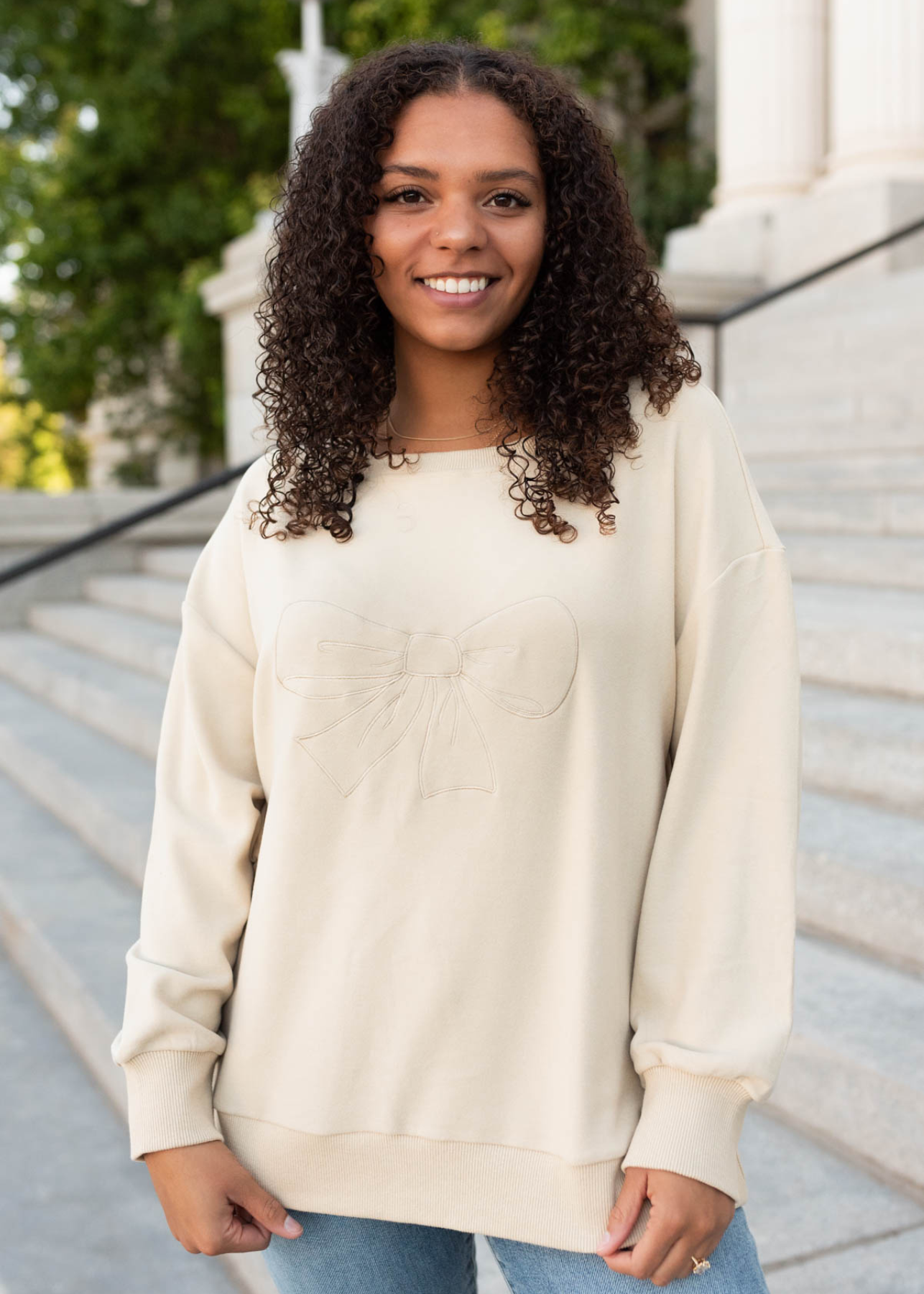 Sweatshirt beighe embroidered bow pullover